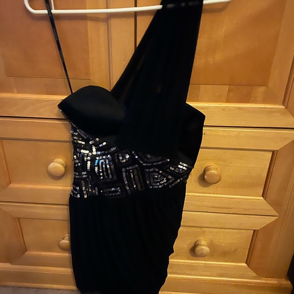 Dress - Picture 2 of 4